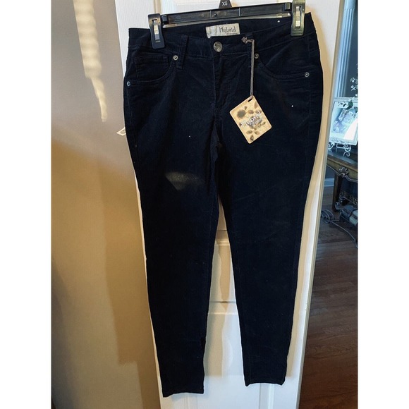 Hybrid & Company Black Corduroy Skinny Jeans‎ Size 3 NWT - Picture 2 of 3